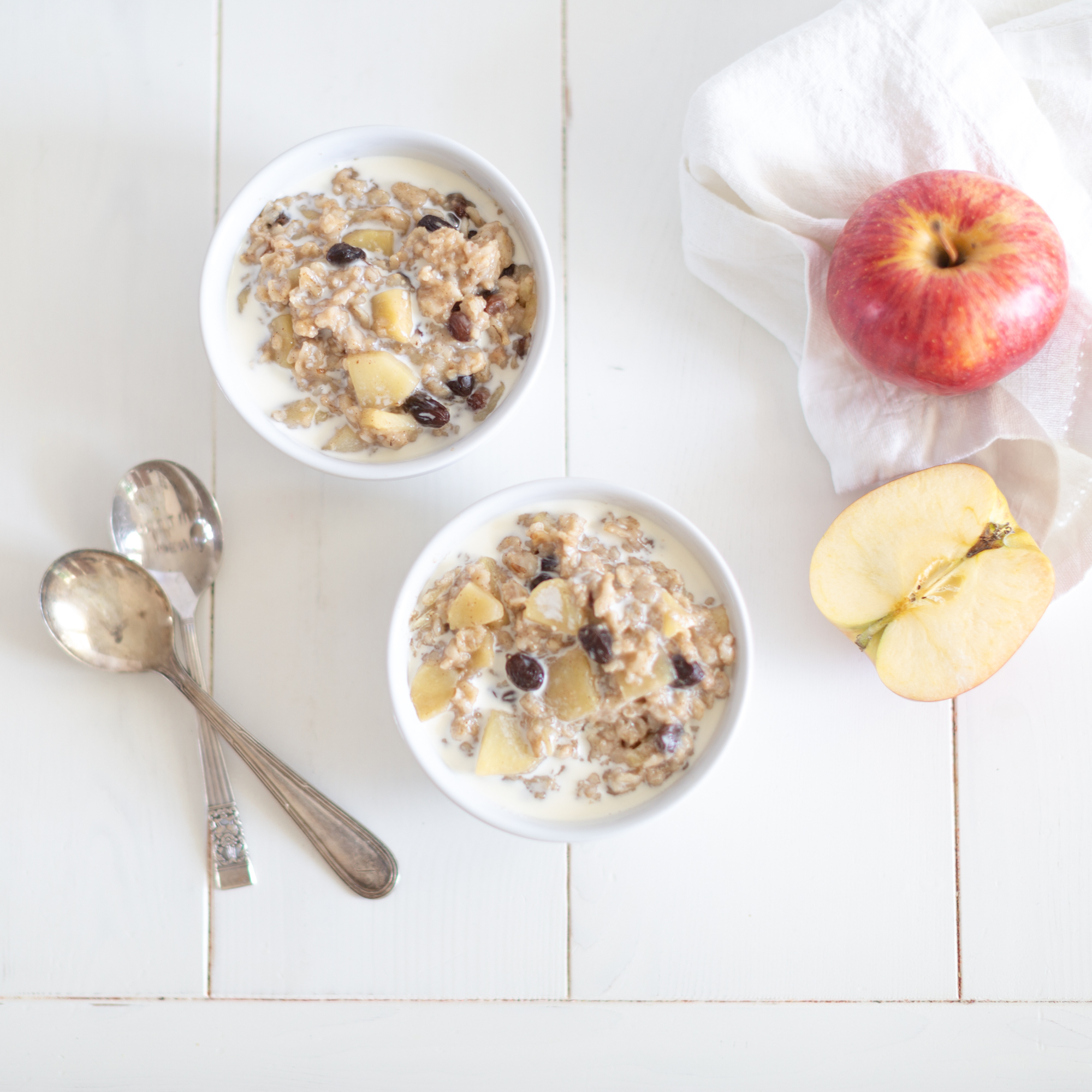Kid friendly Oatmeal for a thermos lunch.  Apple cinnamon oatmeal, Oatmeal,  Oats recipes