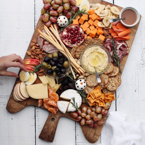 How to make a family friendly charcuterie board that even the kids will love!