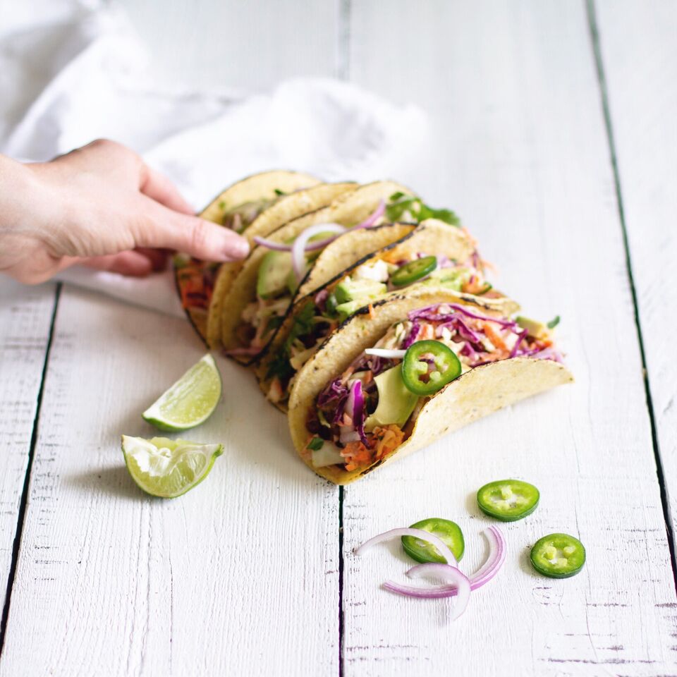 Easy and healthy plant-based 15 minute vegan Jackfruit Carnitas from Registered Dietitian Tori Wesszer of Fraiche Nutrition