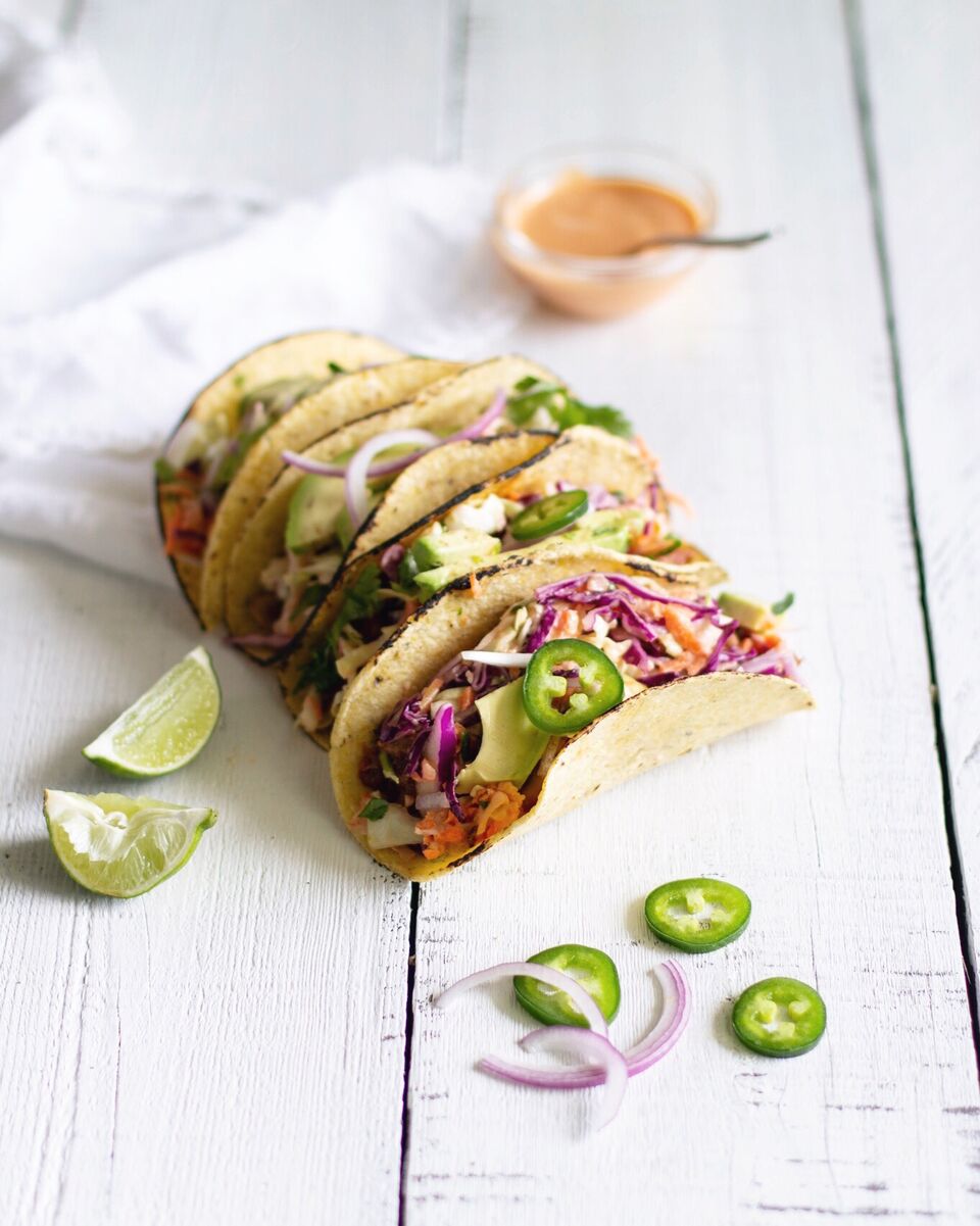 Easy and healthy plant-based 15 minute vegan Jackfruit Carnitas from Registered Dietitian Tori Wesszer of Fraiche Nutrition