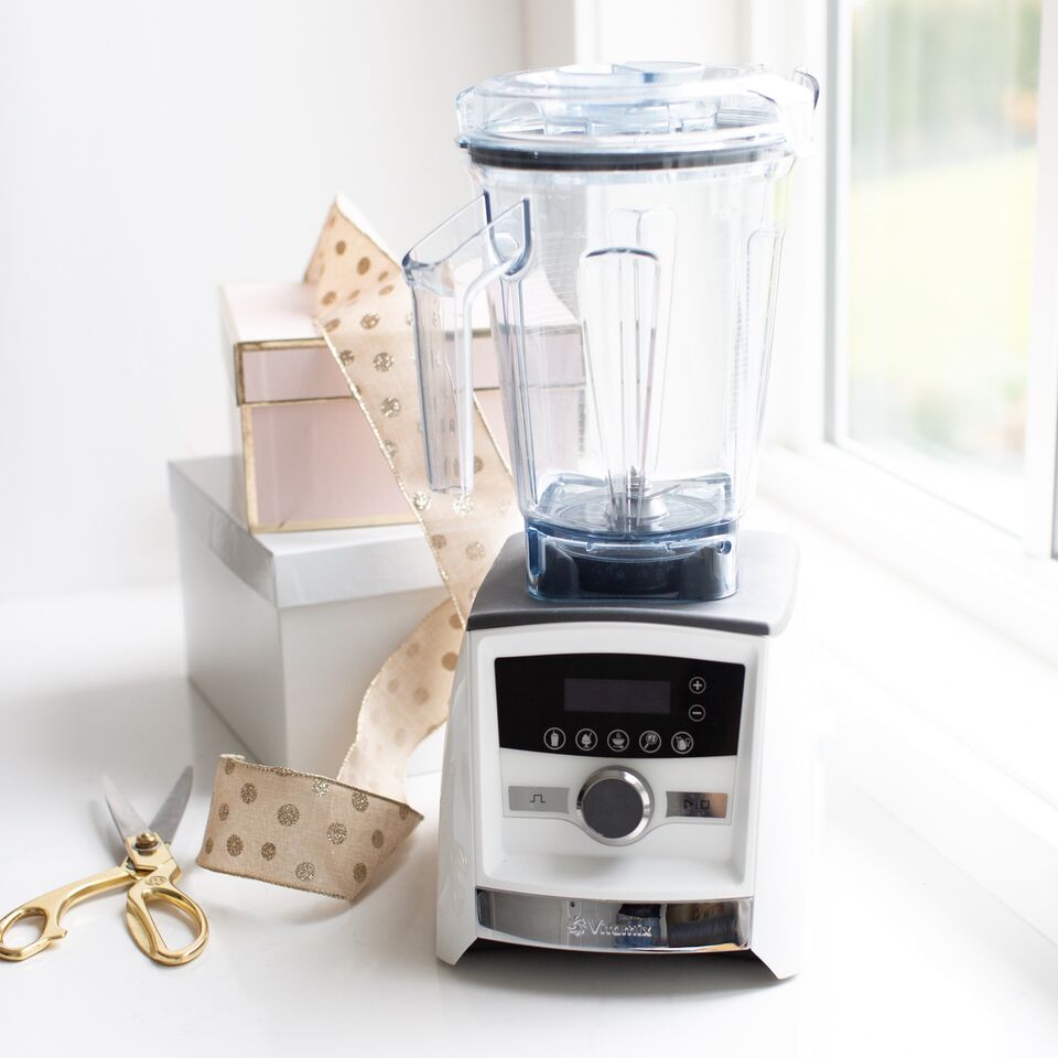 Vitamix Ascent 3500 Giveaway for Fraiche Nutrition's 12 Days of Christmas Giveaway!