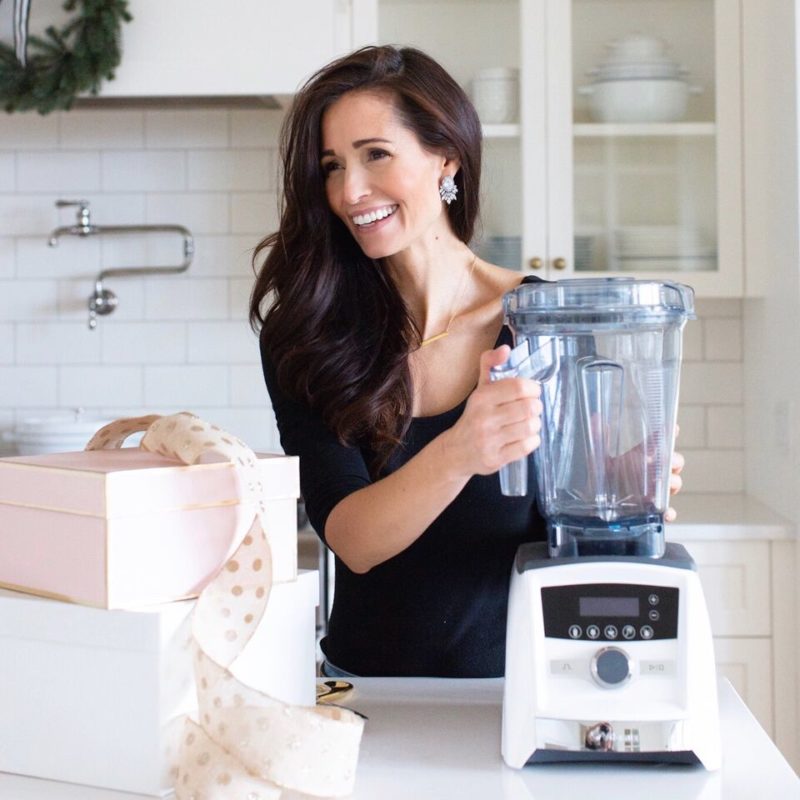 Vitamix Ascent 3500 Giveaway for Fraiche Nutrition's 12 Days of Christmas Giveaway!