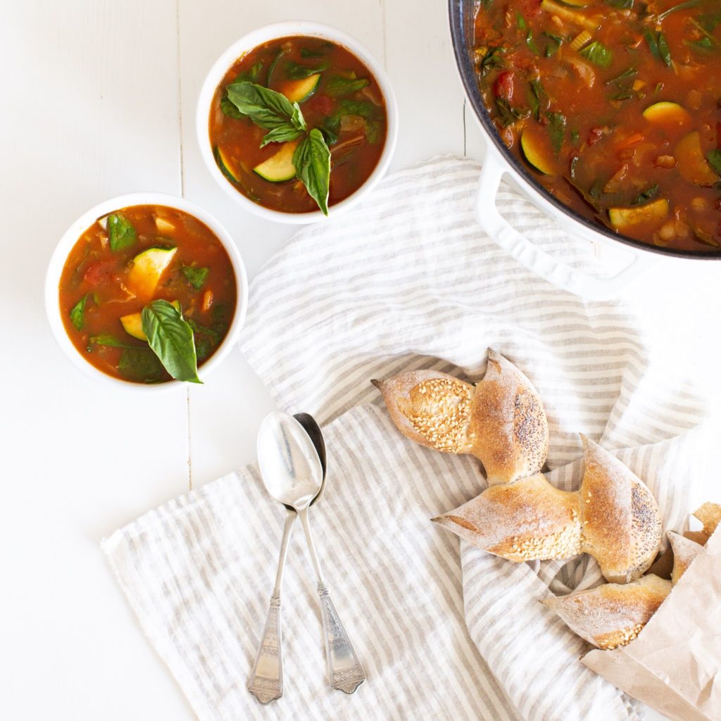 Italian Peasant Soup: hearty low calorie (and inexpensive) but high nutrition soup filled with veggies and beans!