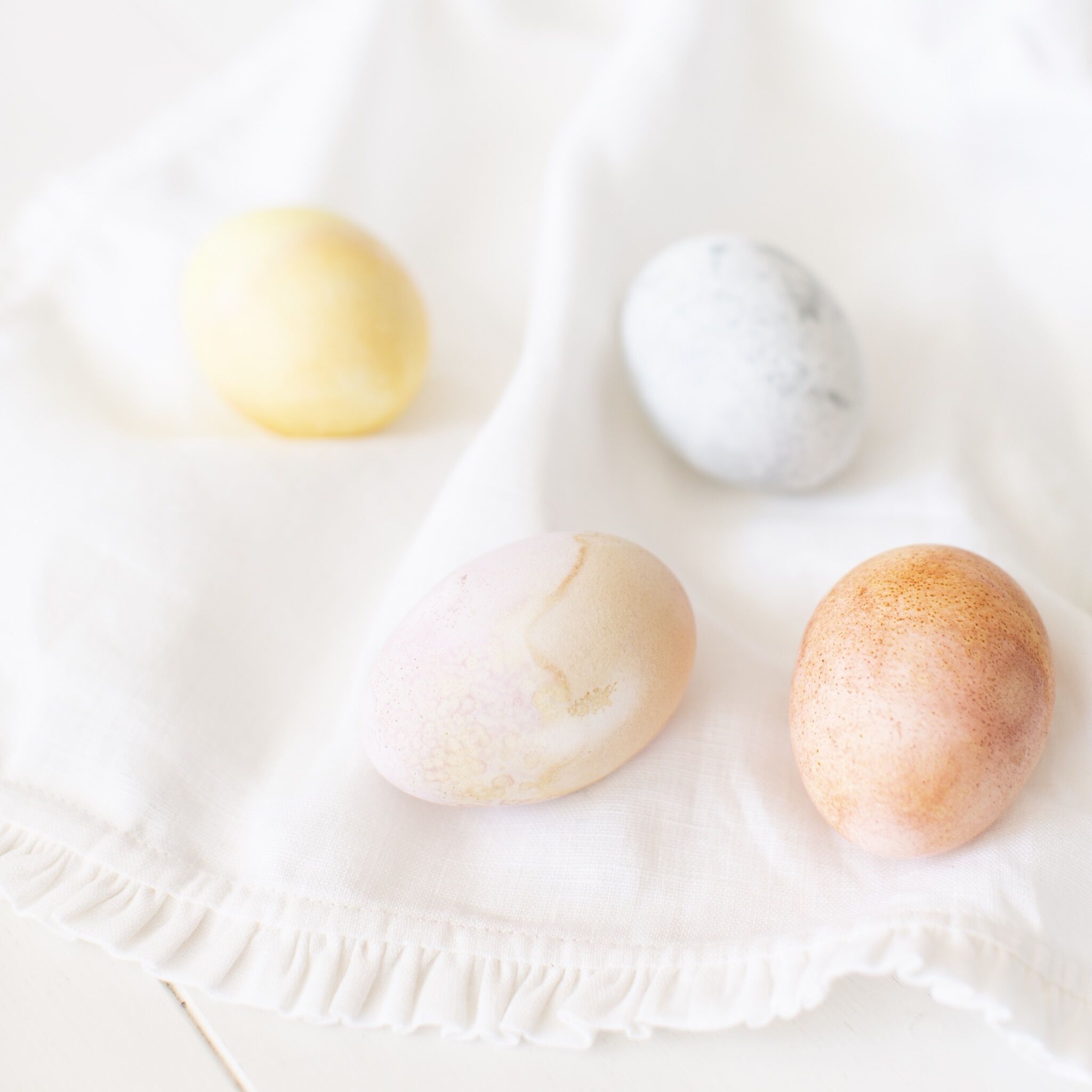 آموزش تخم مرغ های عید پاک با رنگ طبیعی