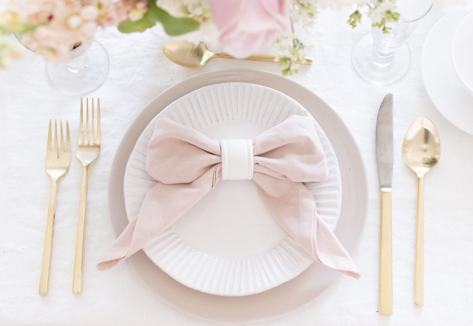 How to Make Pretty Bow Napkin Fraiche Living