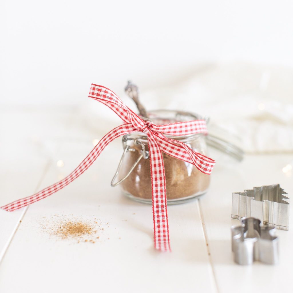 DIY Gingerbread Spice- what a sweet little zero-waste hostess gift!