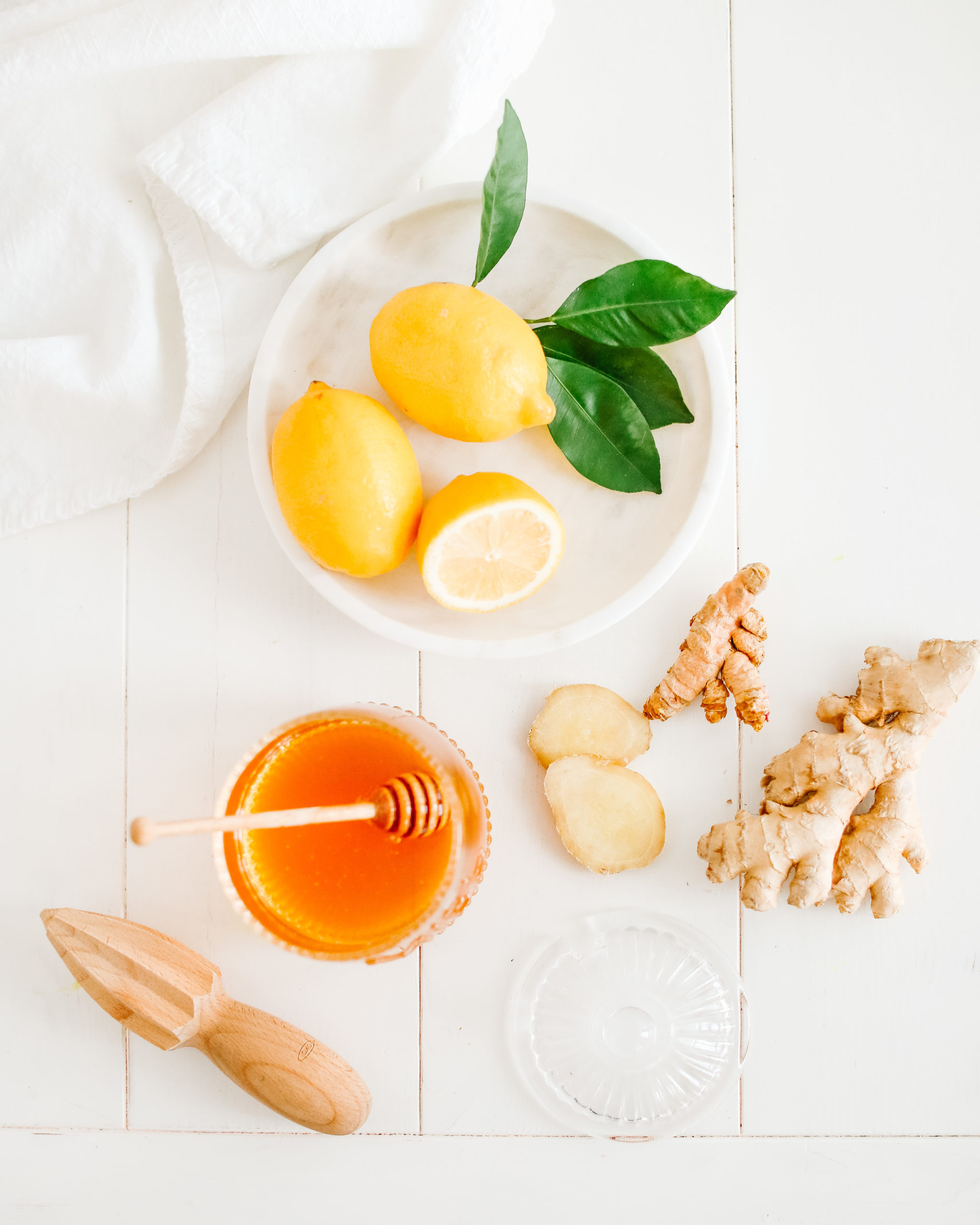 Golden turmeric tonic to help sooth the common cold