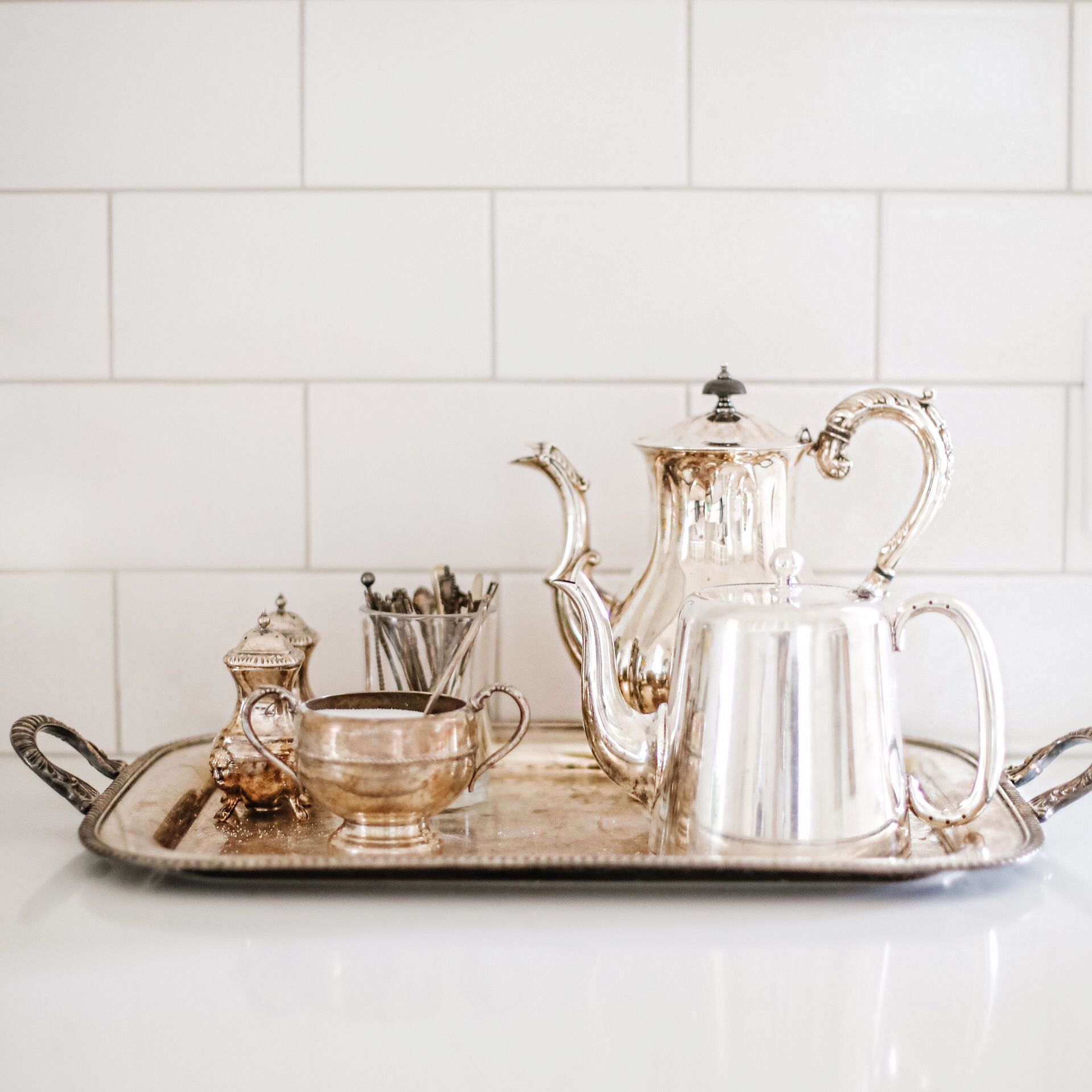 Vintage tea set: Tips for a sustainable kitchen from food blogger Tori Wesszer of Fraiche Living