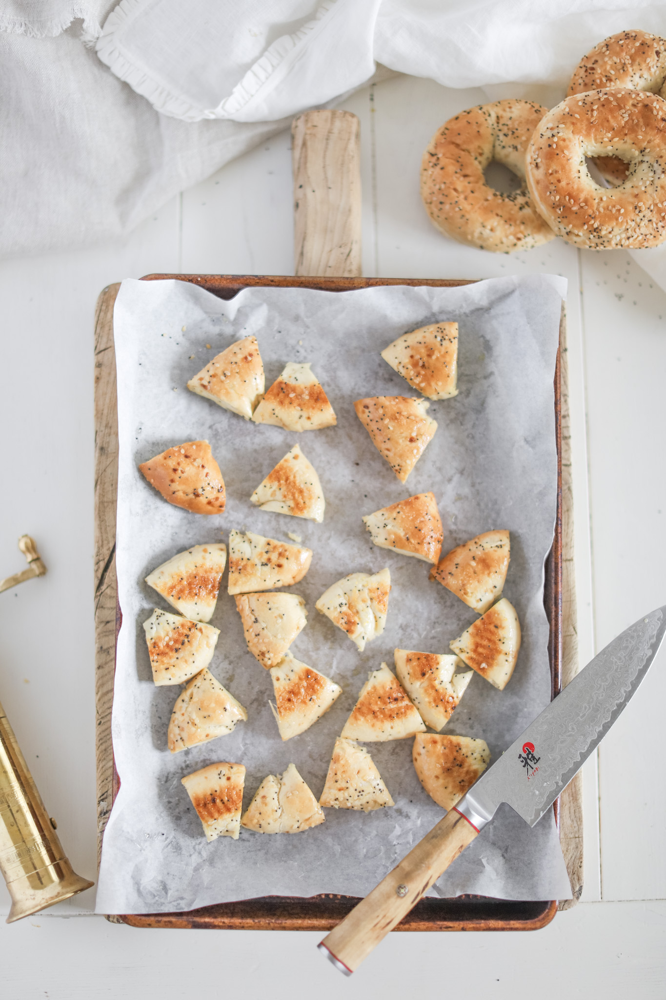 how to make homemade bagel croutons
