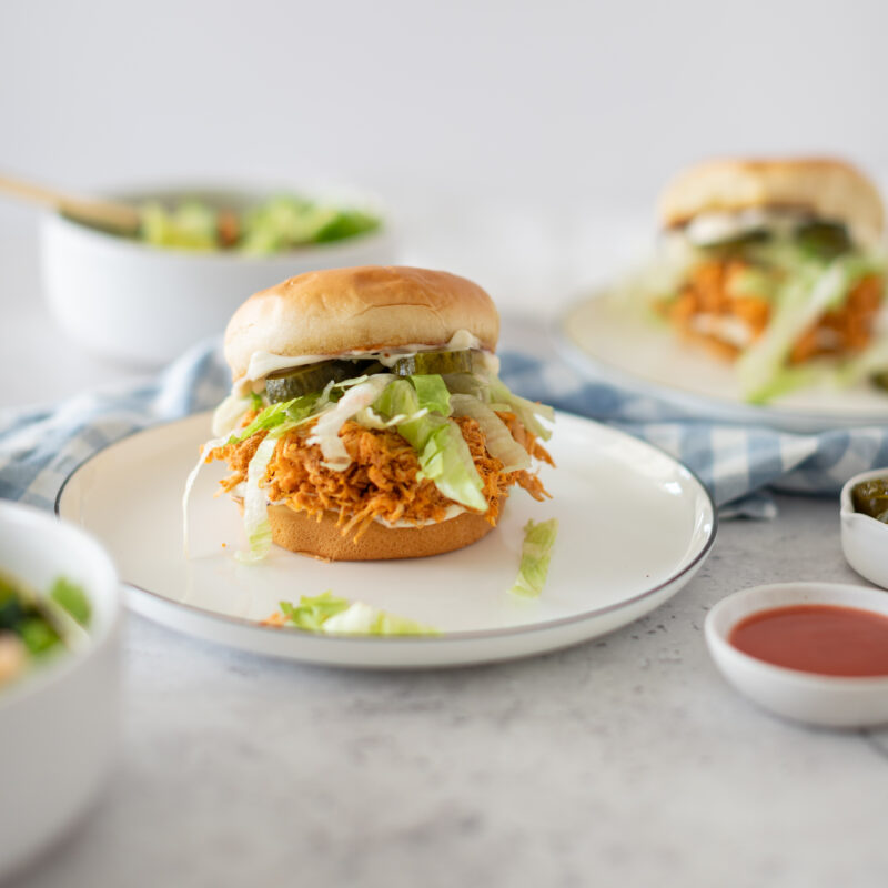 slow cooker hot chicken sandwich with pickles