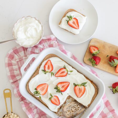 Strawberry Blender Oat Cake