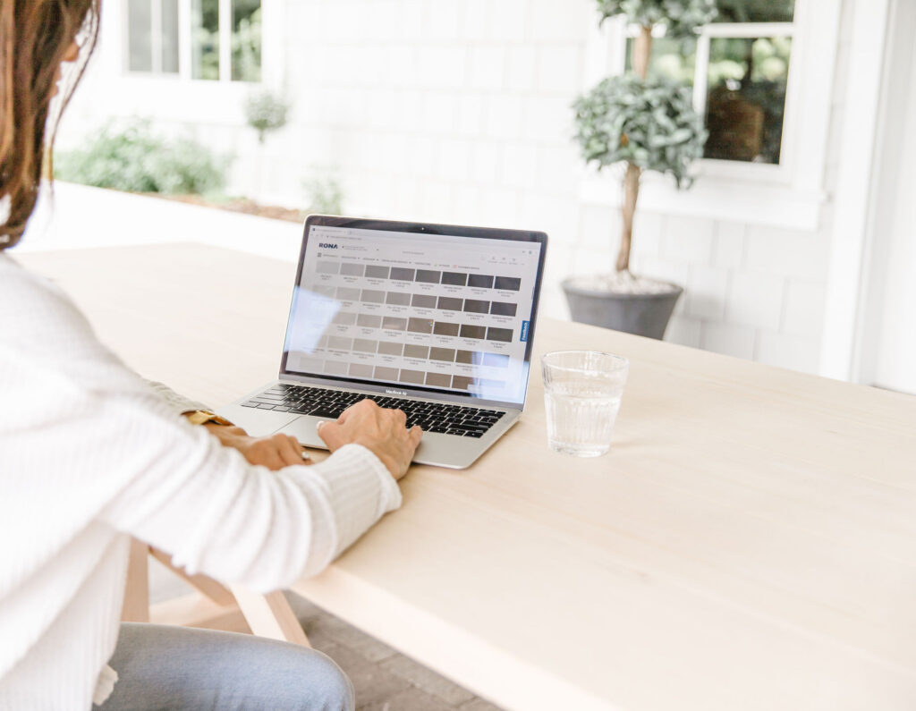 How to choose a paint colour
